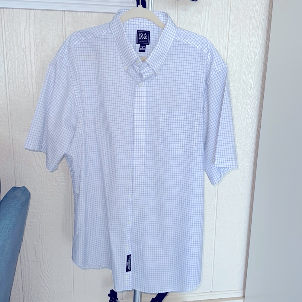 NWOT tailored fit short sleeve shirt